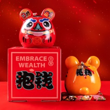 2022虎年摆件客厅招财摆件促销礼品虎抱钱存钱罐